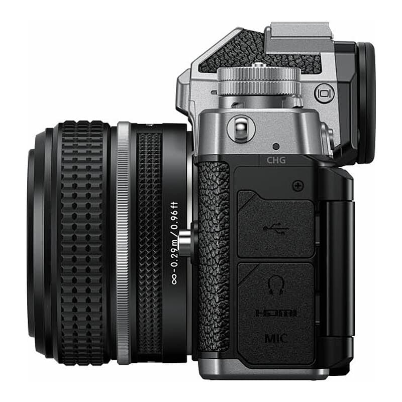 Zf 40mm f/2(SE)レンズキット（シルバー）（2025年9月26日発売予定）