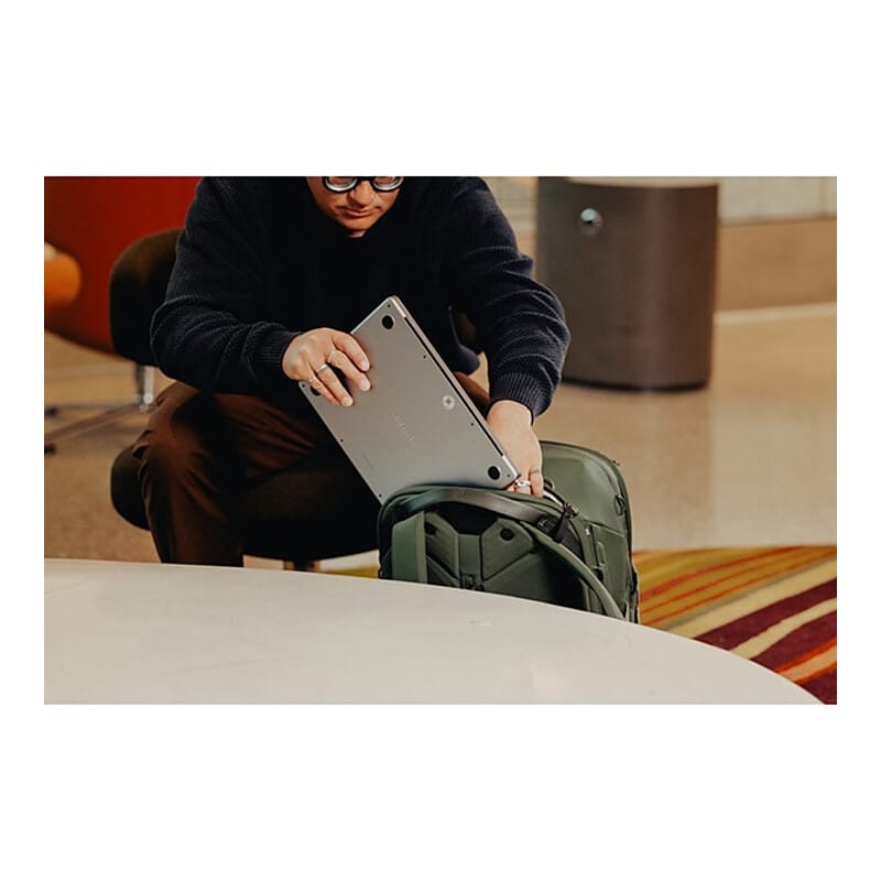 トラベル バックパック 2-in-1 40L セージ BTRT-40-SG-2