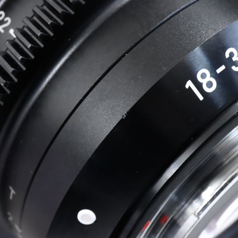 18-35mm T2/EF feet [High Speed Zoom Line 18-35mm T2 EFマウント フィート表示]