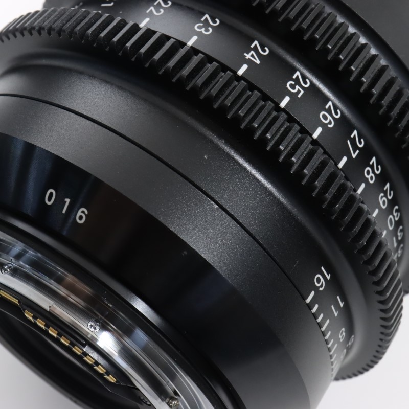 18-35mm T2/EF feet [High Speed Zoom Line 18-35mm T2 EFマウント フィート表示]