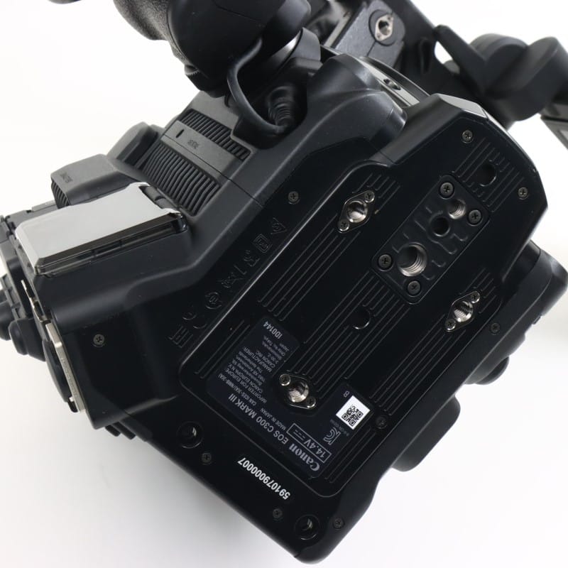 EOS C300 Mark III ボディー
