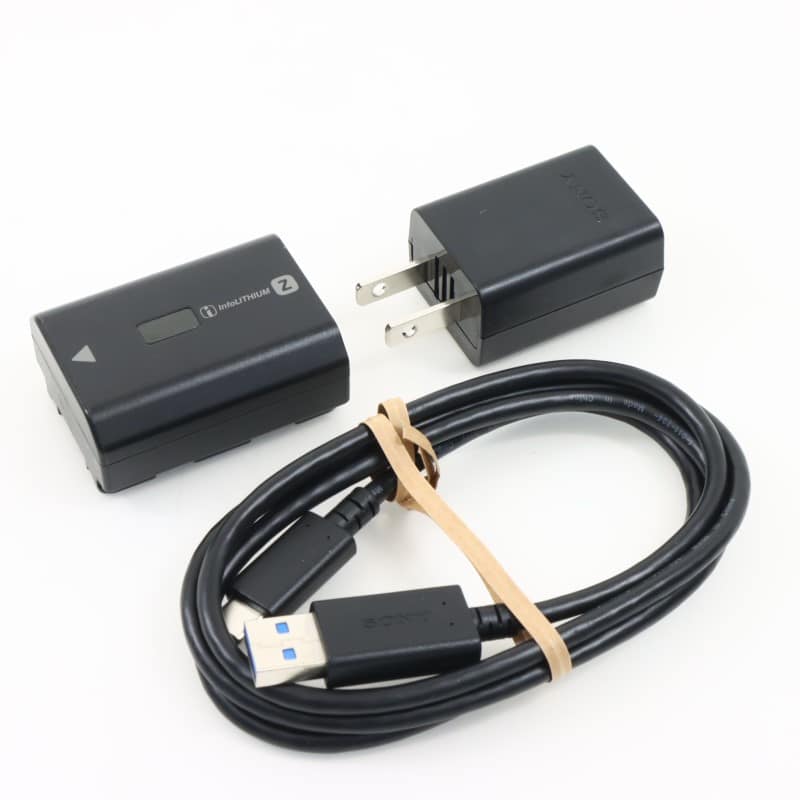 FX30 XLRハンドルユニット同梱モデル ILME-FX30