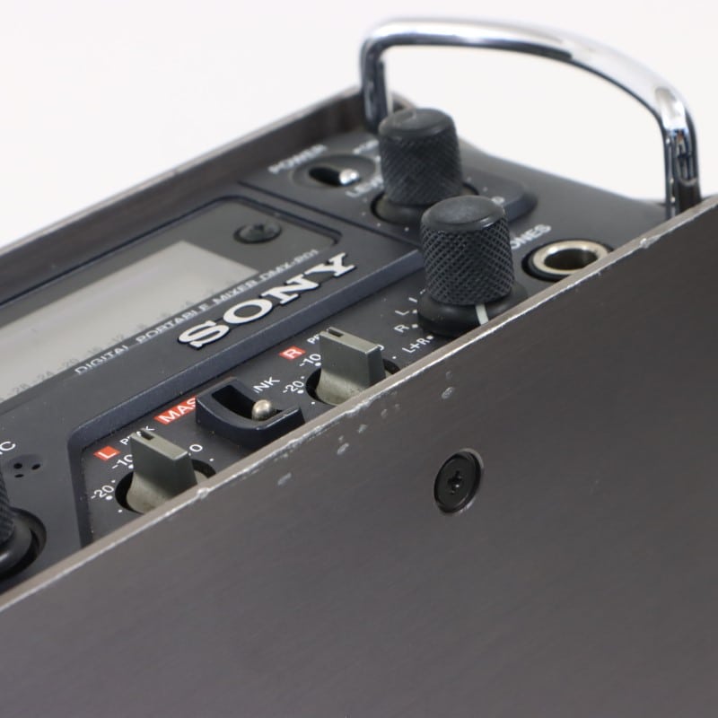 DMX-P01 [ポータブルデジタルミキサー]