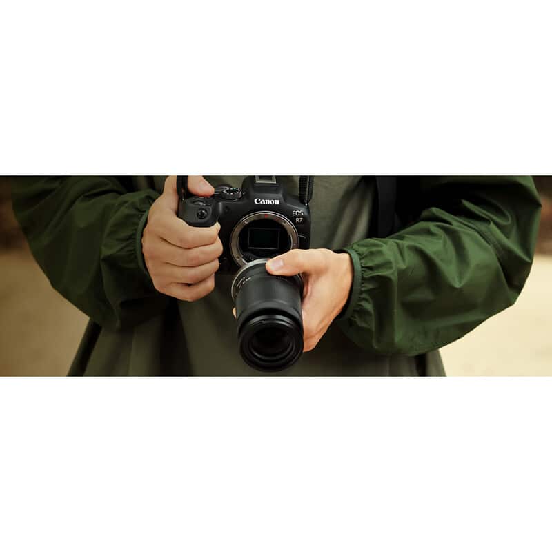 EOS R7 ボディー