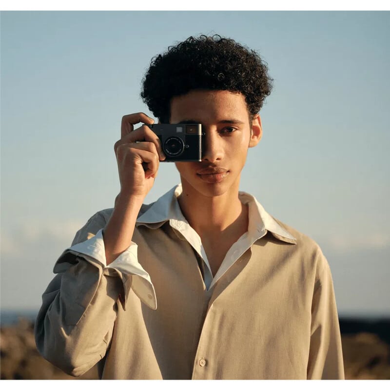 X half (FUJIFILM X-HF1) チャコールシルバー（2025年6月26日発売予定）