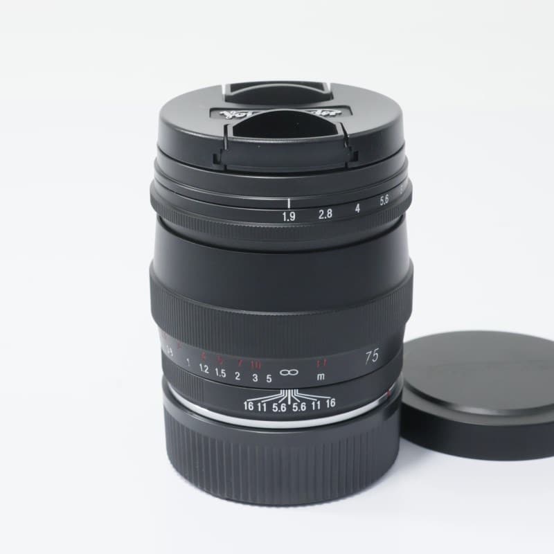 ULTRON 75mm F1.9 MC VM