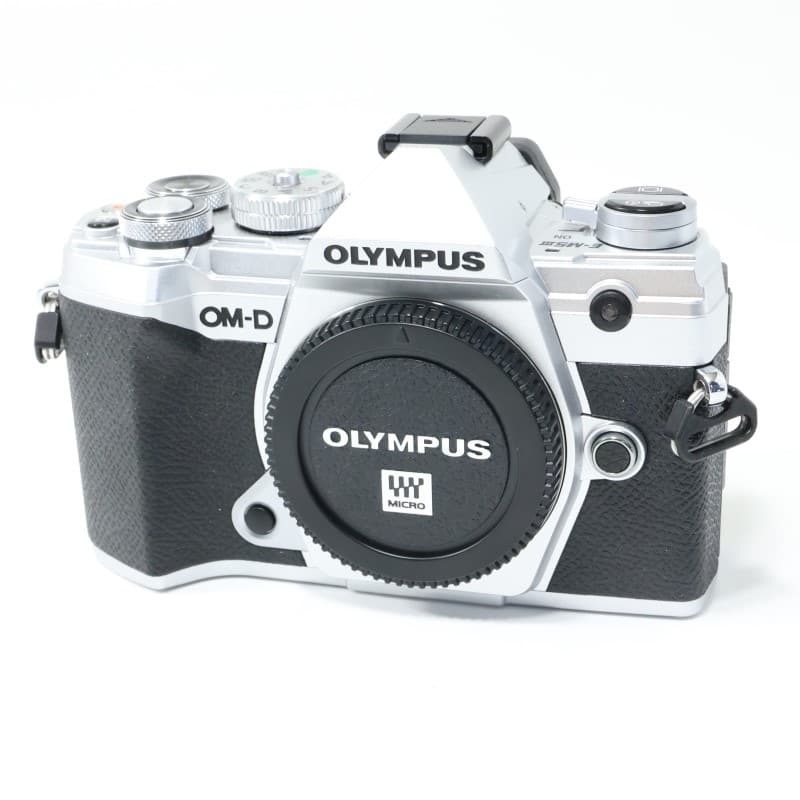 OLYMPUS／OM SYSTEM OM-D E-M5 Mark III ボディー シルバー 中古