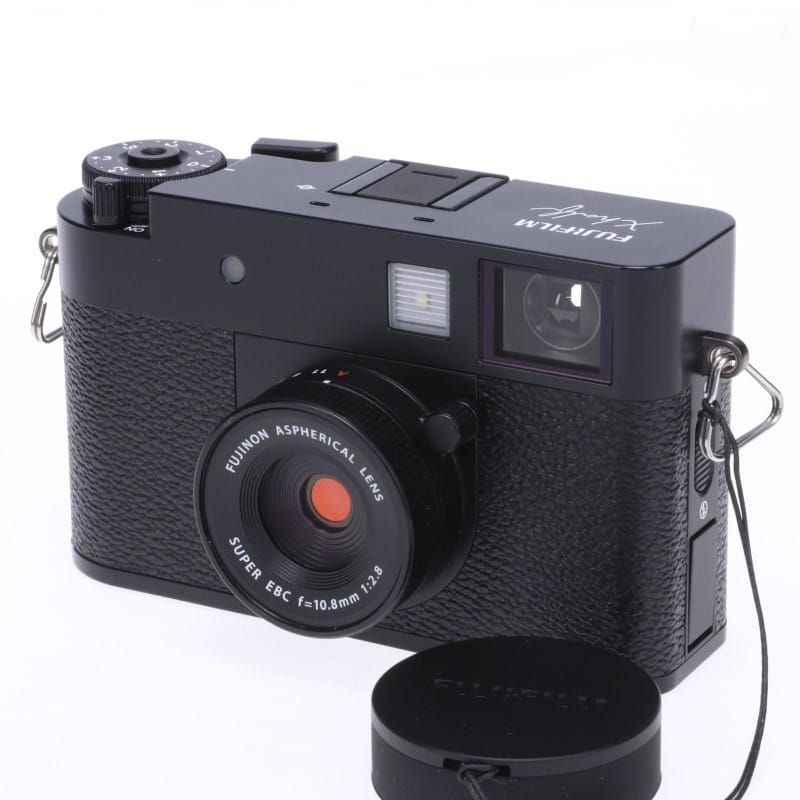 X half (FUJIFILM X-HF1) ブラック