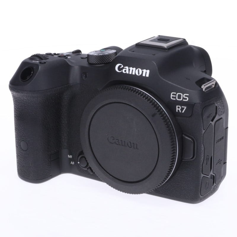 EOS R7 ボディー