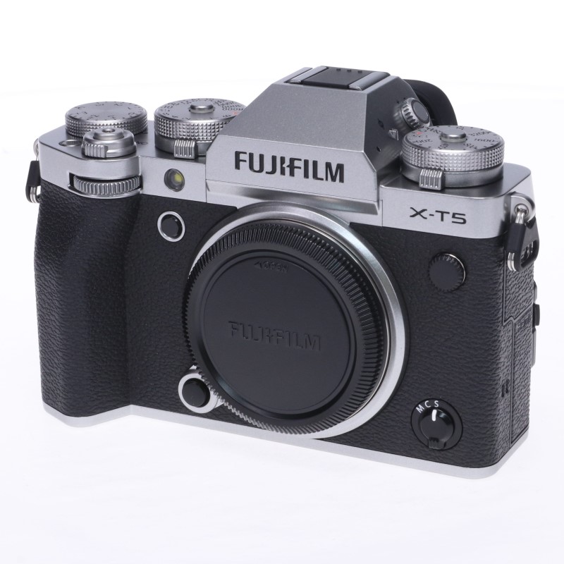 新品未使用 FUJIFILM 強けれ X-T5 シルバー ボディ 富士フイルム