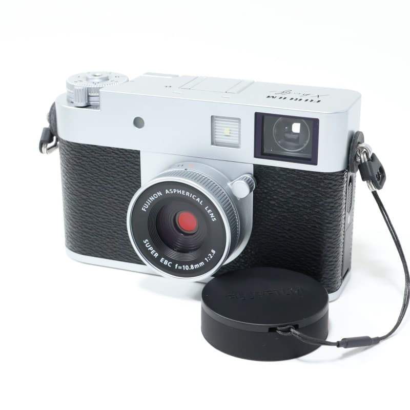 X half (FUJIFILM X-HF1) シルバー