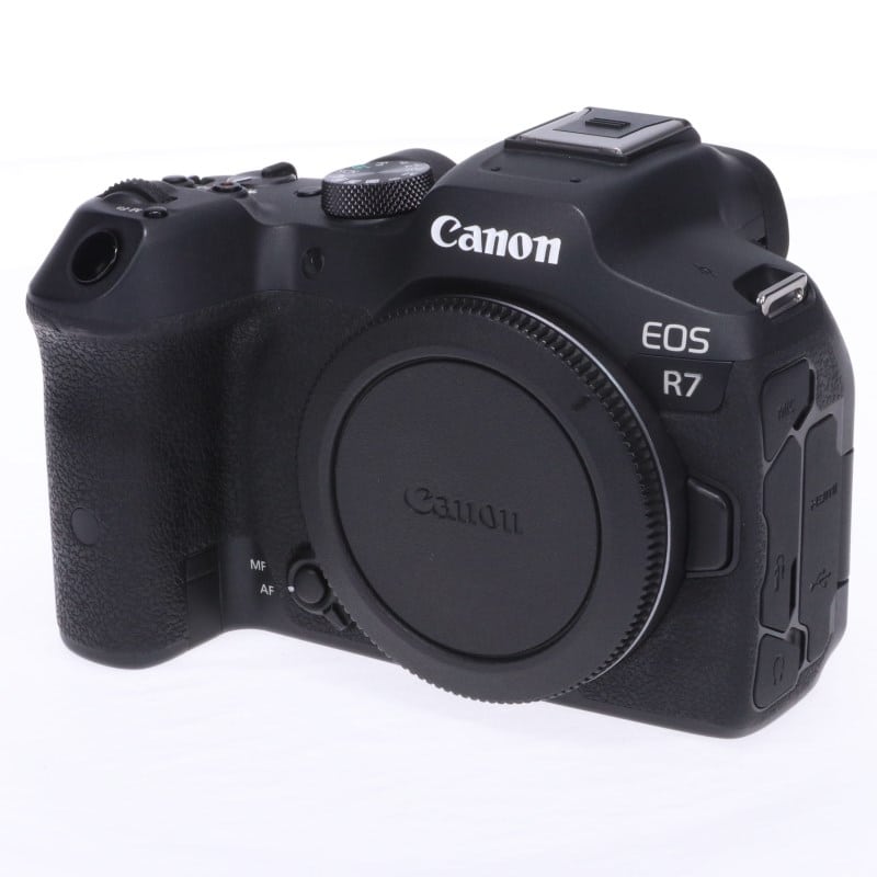 EOS R7 ボディー