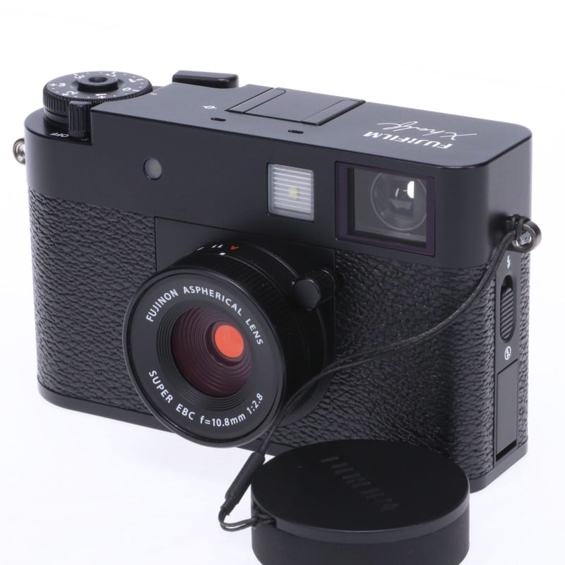 X half (FUJIFILM X-HF1) ブラック
