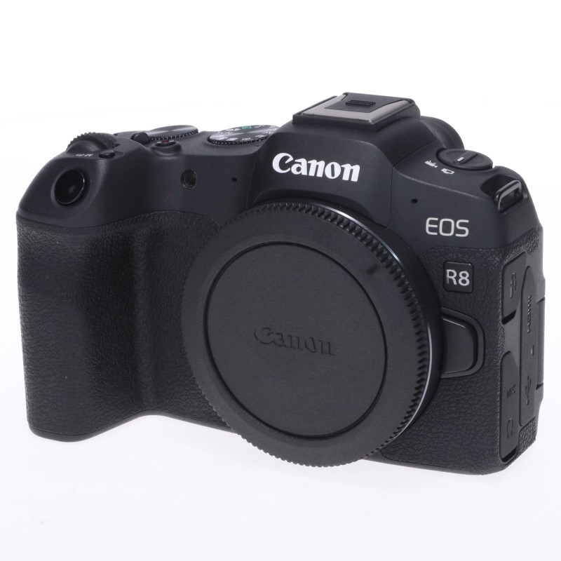 EOS R8