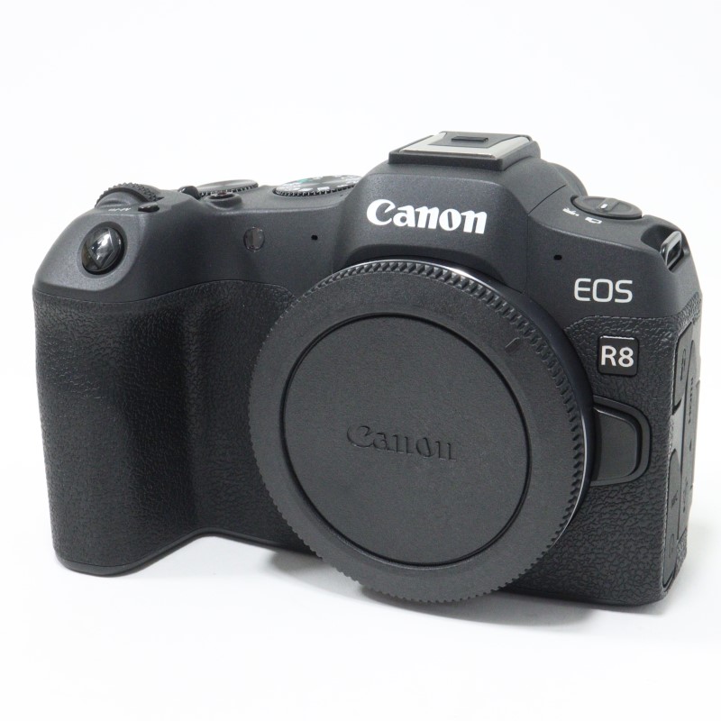 EOS R8