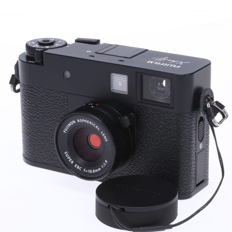 X half (FUJIFILM X-HF1) ブラック