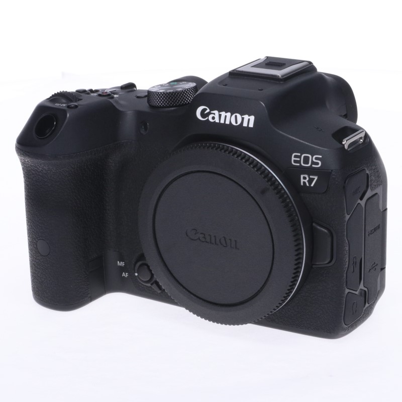 EOS R7