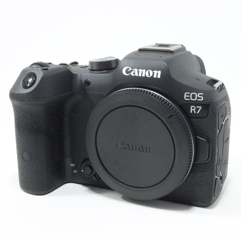 EOS R7