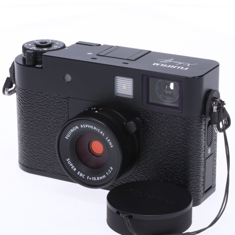 X half (FUJIFILM X-HF1) ブラック