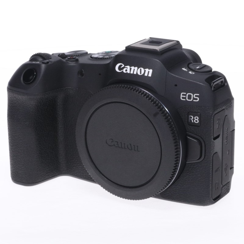 EOS R8