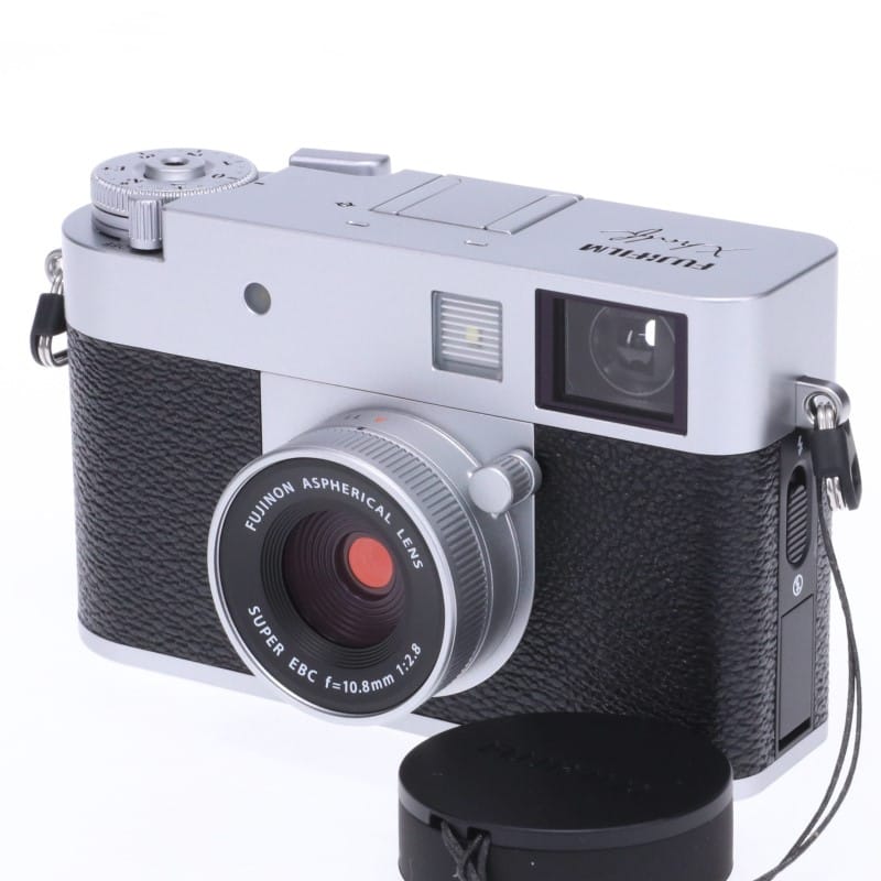 X half (FUJIFILM X-HF1) シルバー