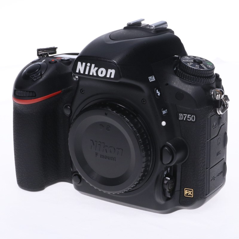 D750