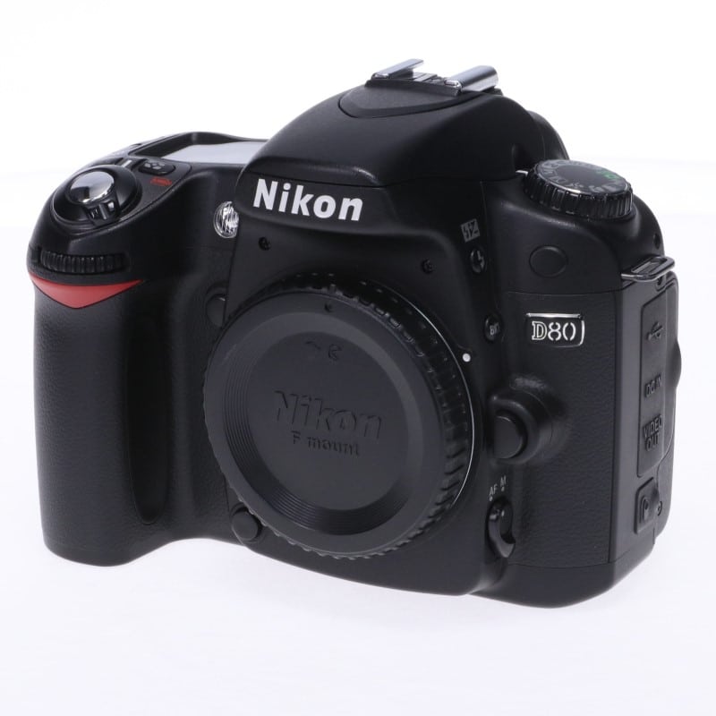 D80