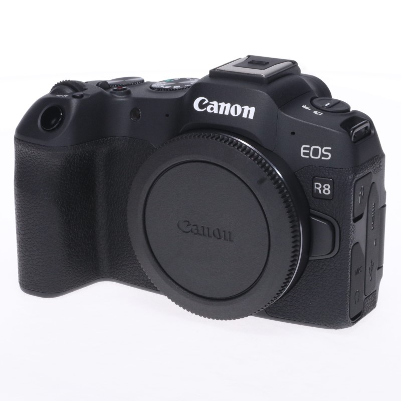 EOS R8