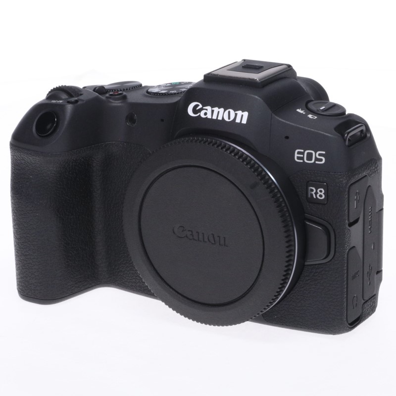 EOS R8