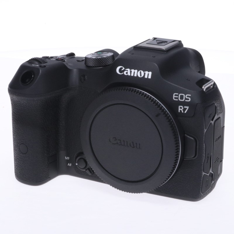EOS R7