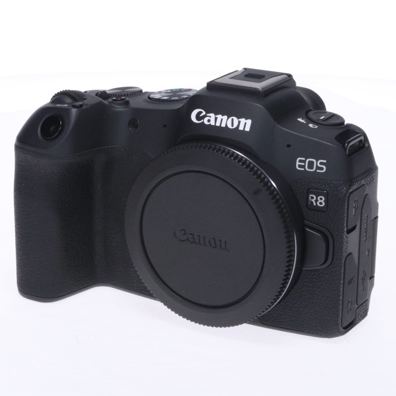 EOS R8