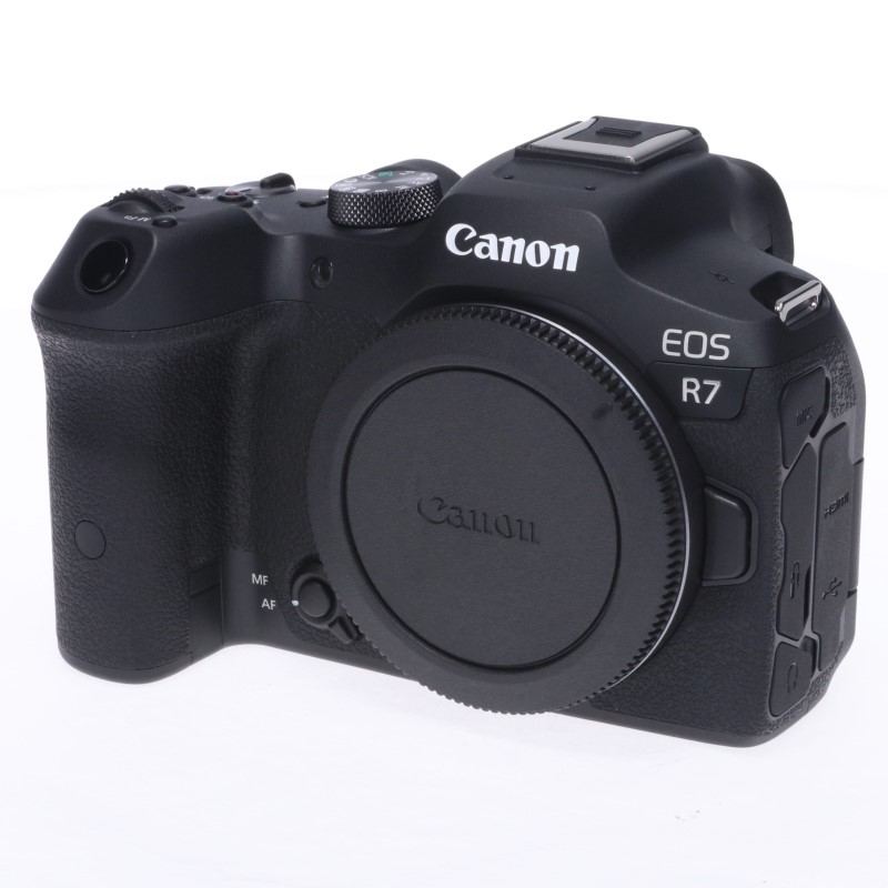 EOS R7