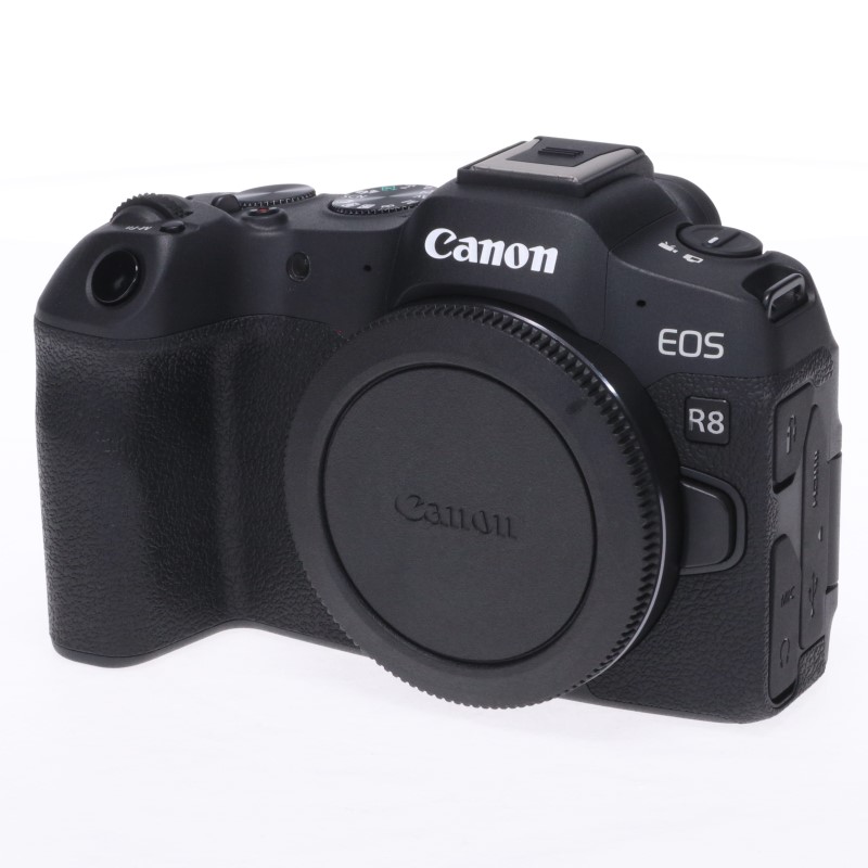 EOS R8