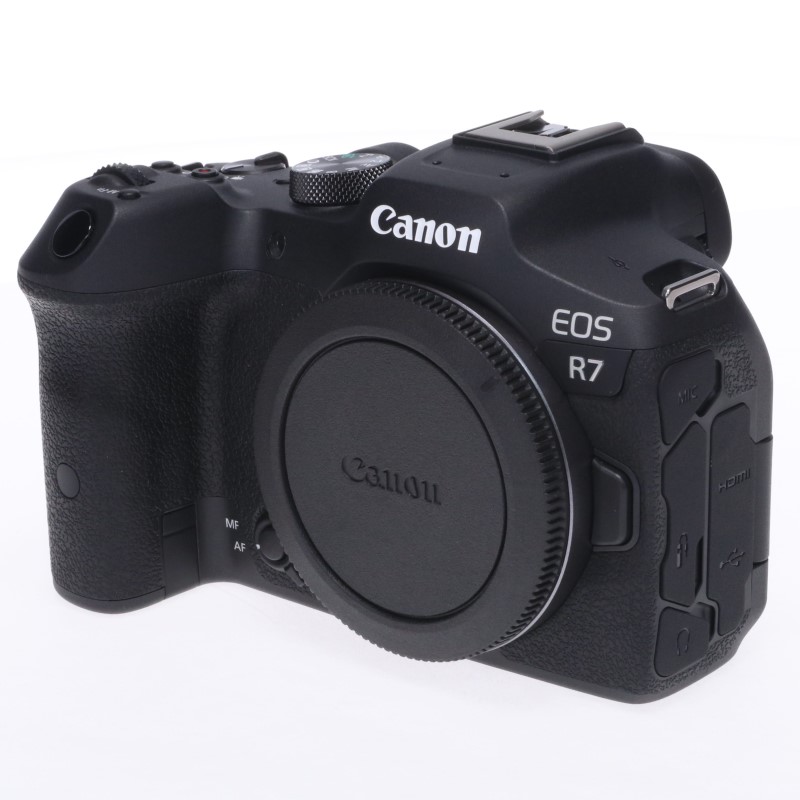 EOS R7