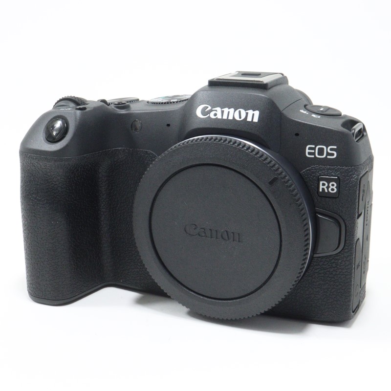 EOS R8