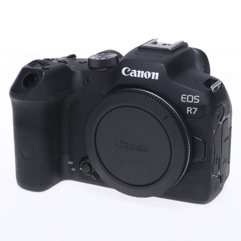 EOS R7