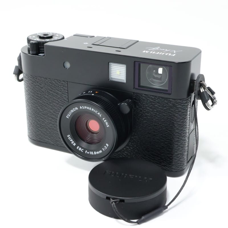 X half (FUJIFILM X-HF1) ブラック