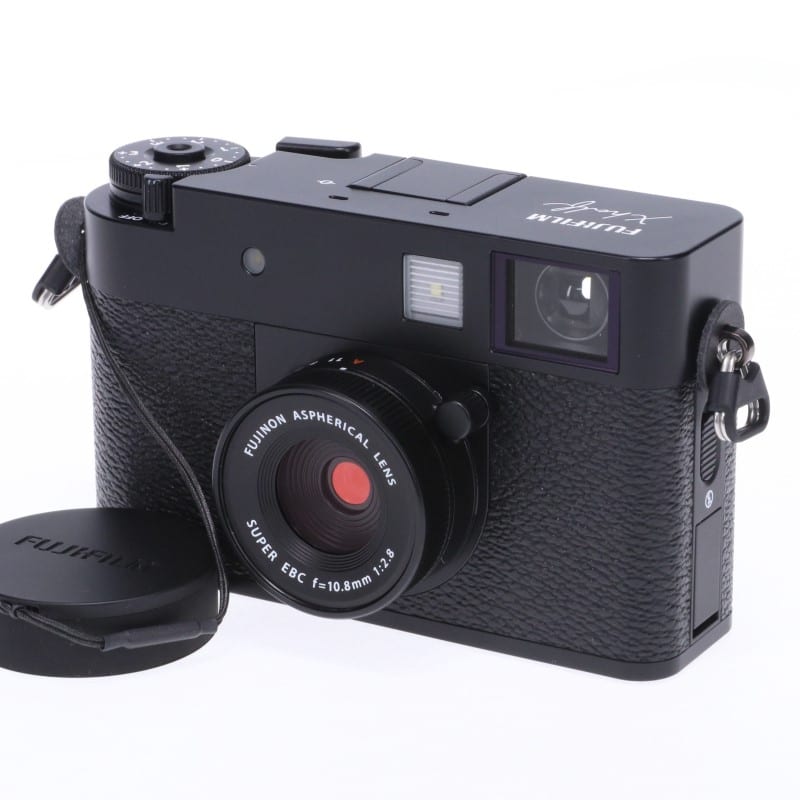 X half (FUJIFILM X-HF1) ブラック