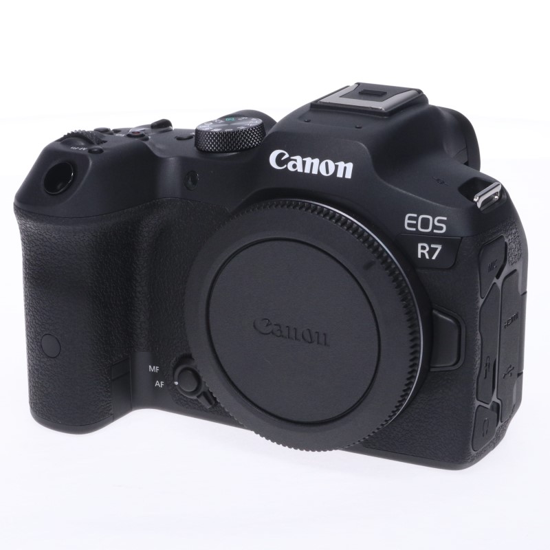 EOS R7