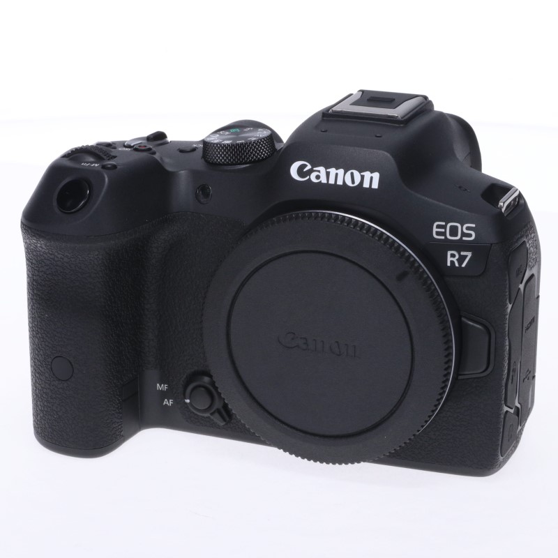 EOS R7