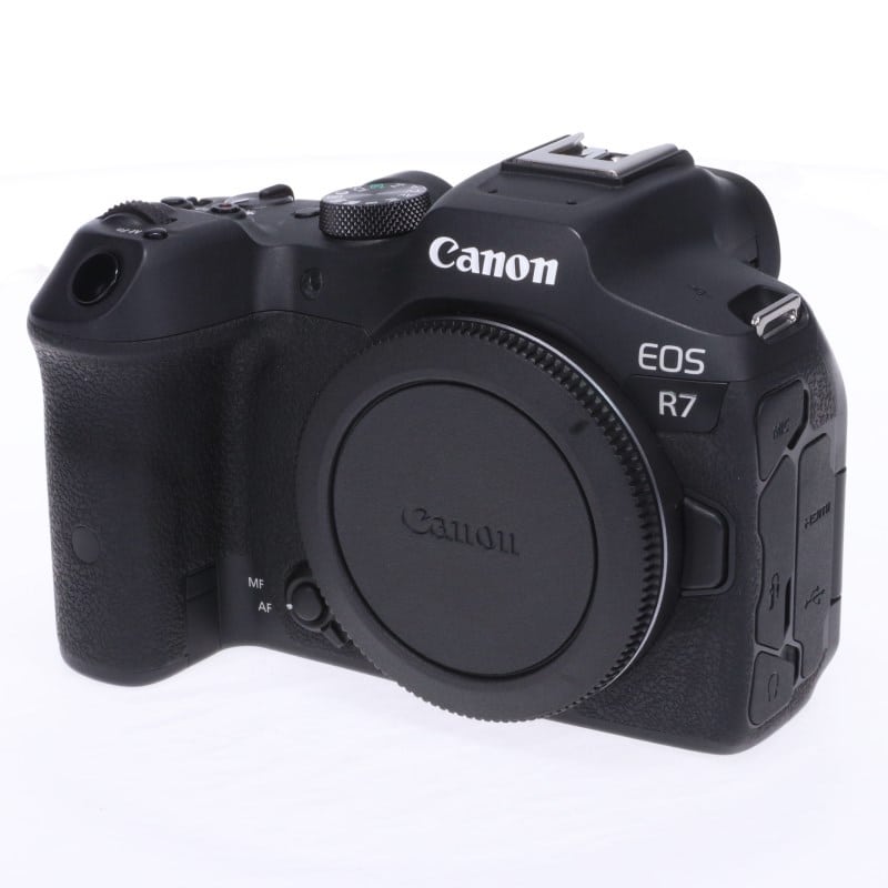EOS R7 ボディー