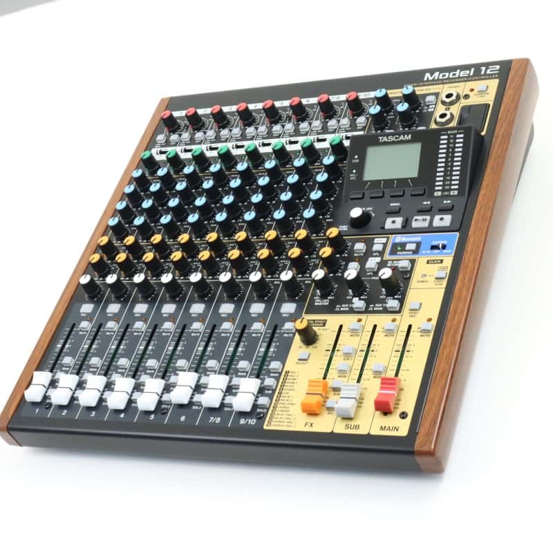 Model 12 [12トラックレコーディングミキサー]