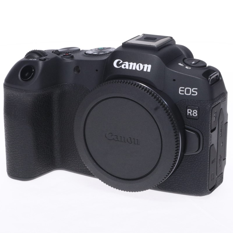EOS R8