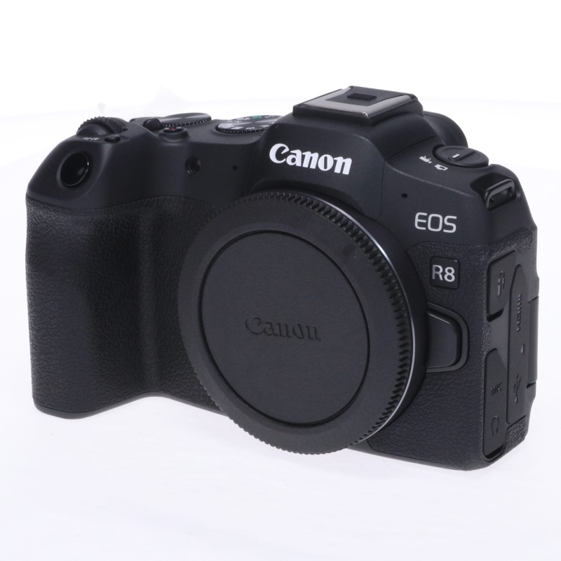 EOS R8
