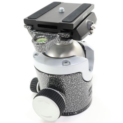雲台　GITZO アルミニウム　【中古レア】 中古美品】gitzo ジッツォ g412 三段三脚+雲台g1570 - メルカリ