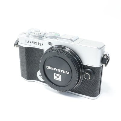 PEN E-P7 ボディー シルバー