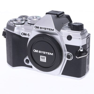 OM SYSTEM OM-5 ボディー シルバー