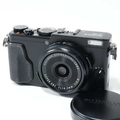 富士フイルム FUJIFILM X70 ブラック 中古 C2120123388644｜中古