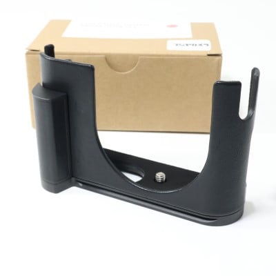 Q3用 マルチファンクション プロテクター レザーブラック 18573