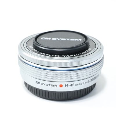 OM SYSTEM M.ZUIKO DIGITAL ED 14-42mm F3.5-5.6 EZ シルバー